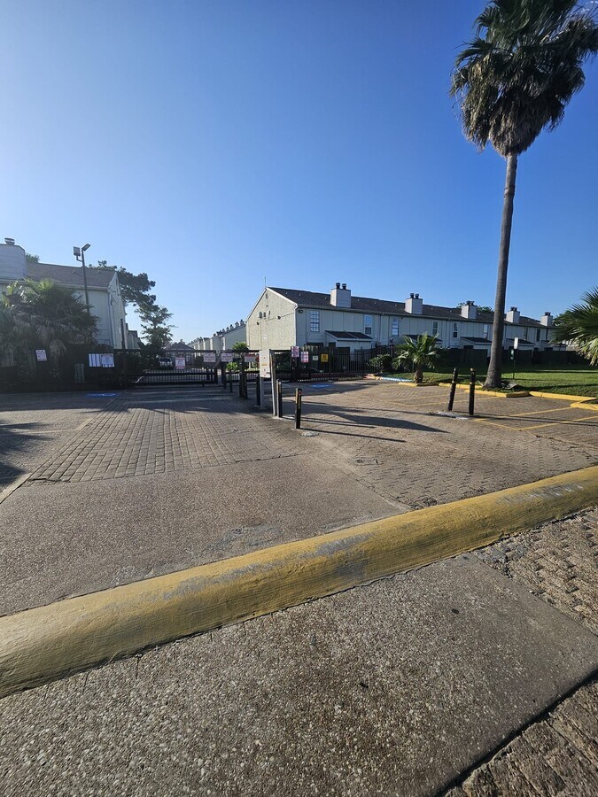 Photo - 8636 Village of Fondren Unidad 8636