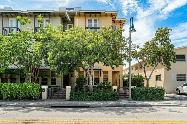 Photo - 811 S Federal Hwy