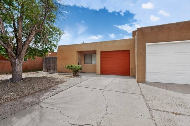 Photo - 222 Shannon Pl NW