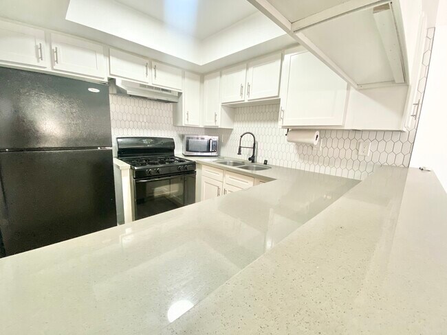 Photo - 1811 Malcolm Ave