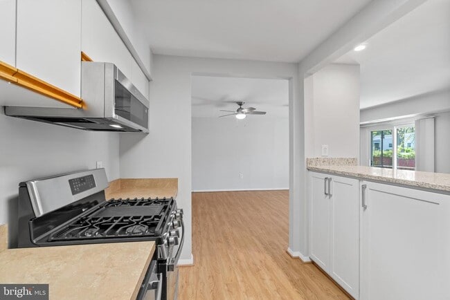 Photo - 208 Victor Pkwy Unidad A