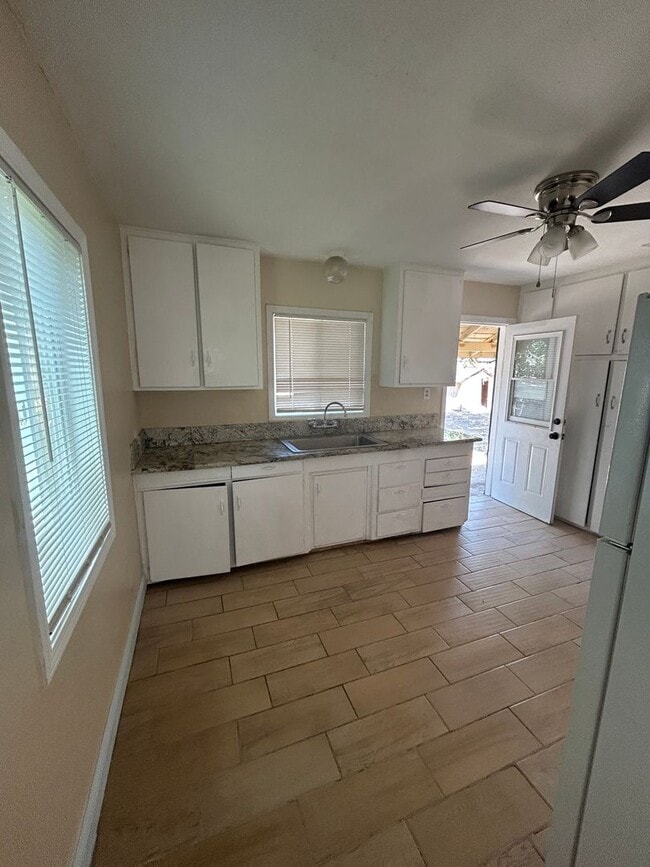 Photo - 14384 Locust St