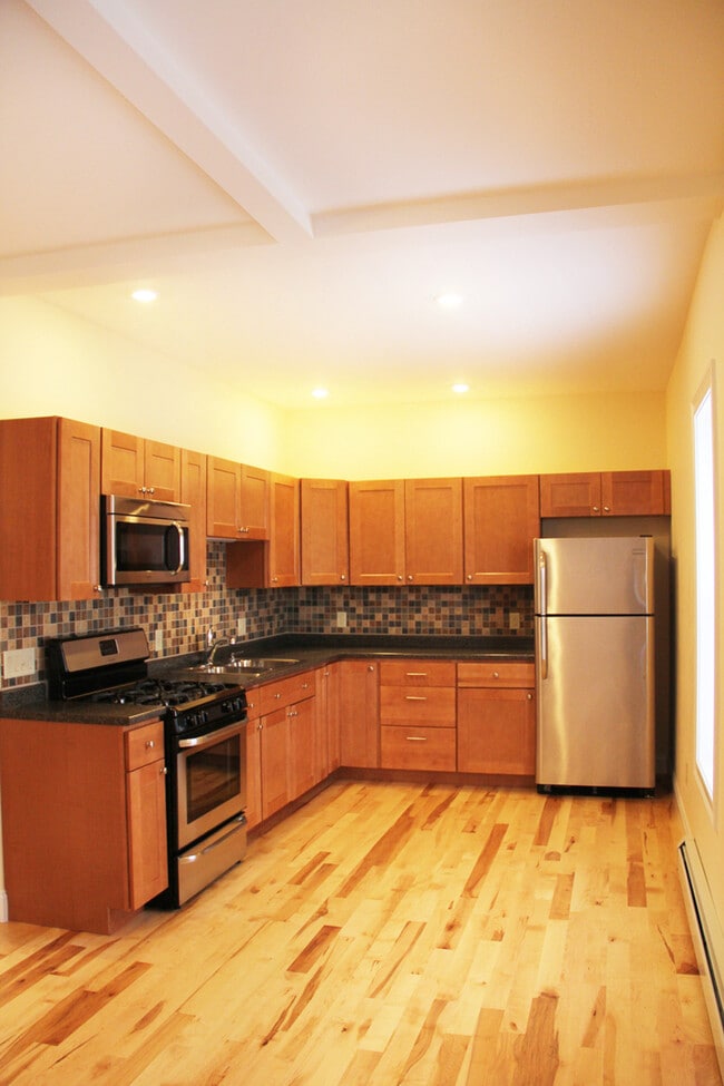 Photo - 51 N Champlain St Unit APT 8