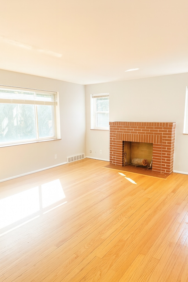 Photo - 7055 Amherst Ave