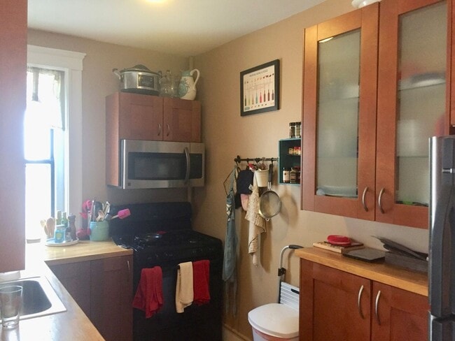 Photo - WOW!!!  NICE BRIGHTON 2 BED NEAR CLEVELAND CIRCLE