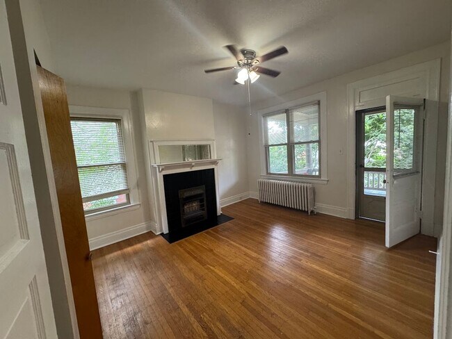 Photo - 5542 Fair Oaks St Unit 2nd Floor