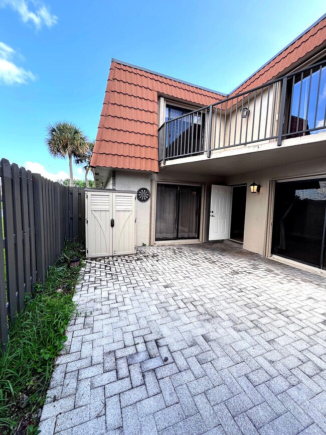 Photo - 1532 W Harmony Lake Cir