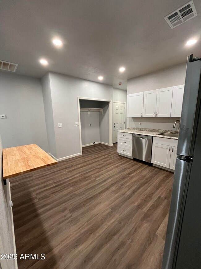 Photo - 713 W Adobe Dam Dr