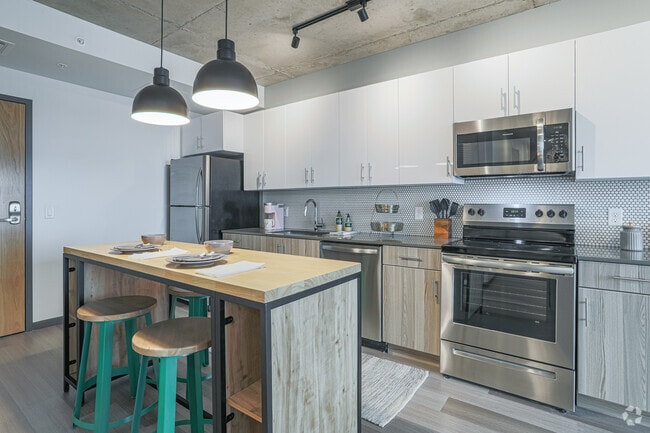 4 BR, 2 BA - Kitchen - The Dean Campustown