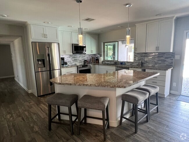 Building Photo - 5210 E Karen Dr Rental