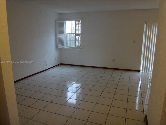 Photo - 20806 SW 83rd Ave