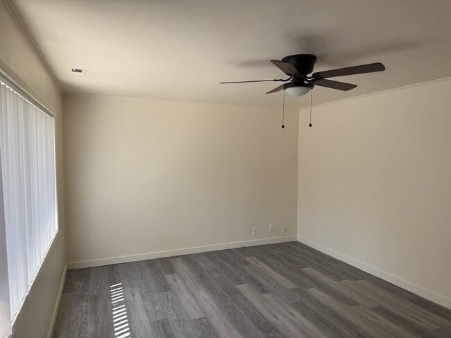 Building Photo - 717 NE 10th St Rental