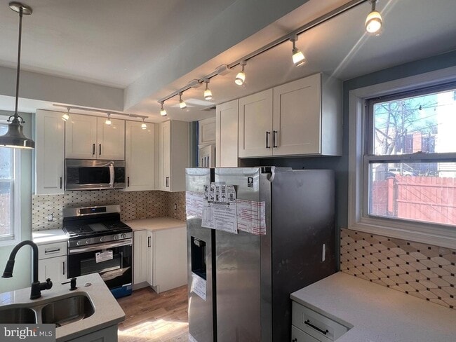 Photo - 619 Sheridan St NW