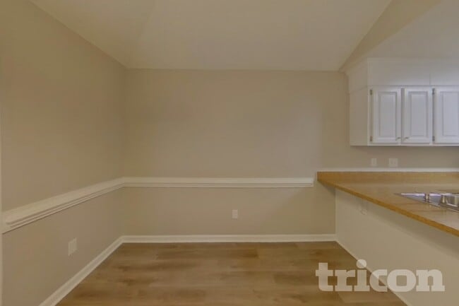 Photo - 89 Smokewood Dr