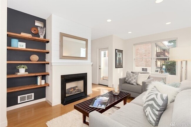 Photo - Stunning Townhome in the heart of Columbia City
