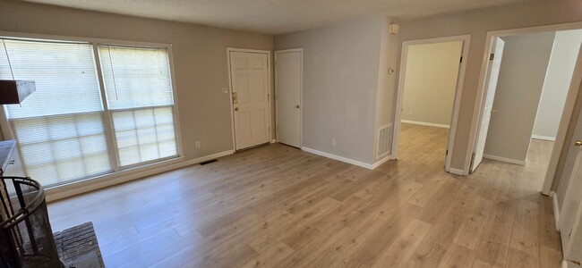 Photo - 2719 Clayton Dr NW House