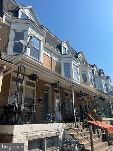 Photo - 913 W College Ave