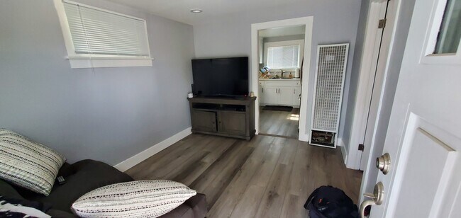 Photo - 2211 Gramercy Ave Unidad 2211 Gramercy Ave Ste B