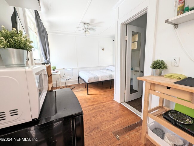 Photo - 2727 Riverside Ave Unidad 8