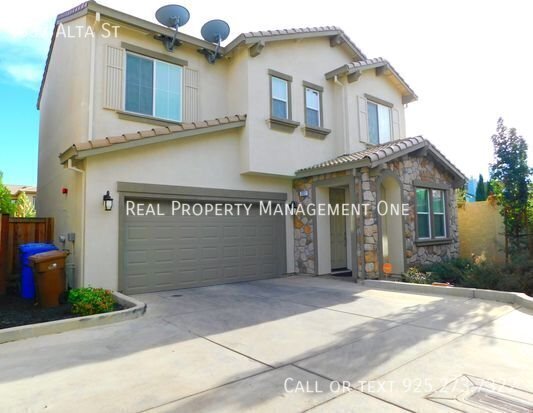 Beautiful 4 Bed, 3 Bath Brentwood Home Ava... - Beautiful 4 Bed, 3 Bath Brentwood Home Ava...