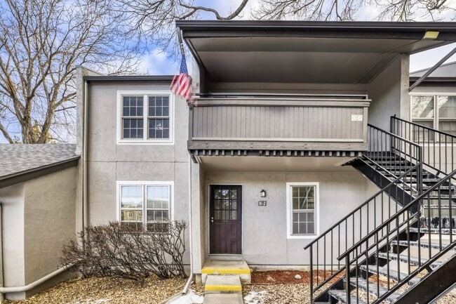 Building Photo - 2301 E Fremont Ave