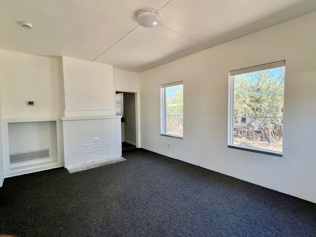 Living Room - 1121 N 1st Ave