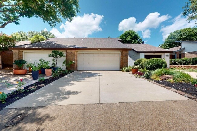 Spacious Townhome with Lake Views on a Pri... - Spacious Townhome with Lake Views on a Pri...