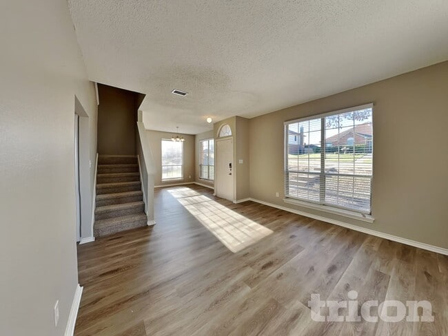 Photo - 2674 Steppington St