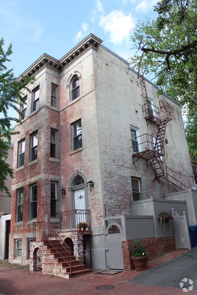 Building Photo - 1313 Potomac St NW Unit B Rental