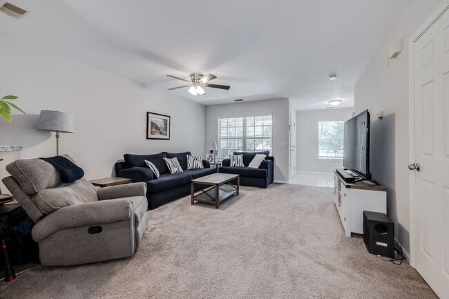 321 Hitching Post Ln