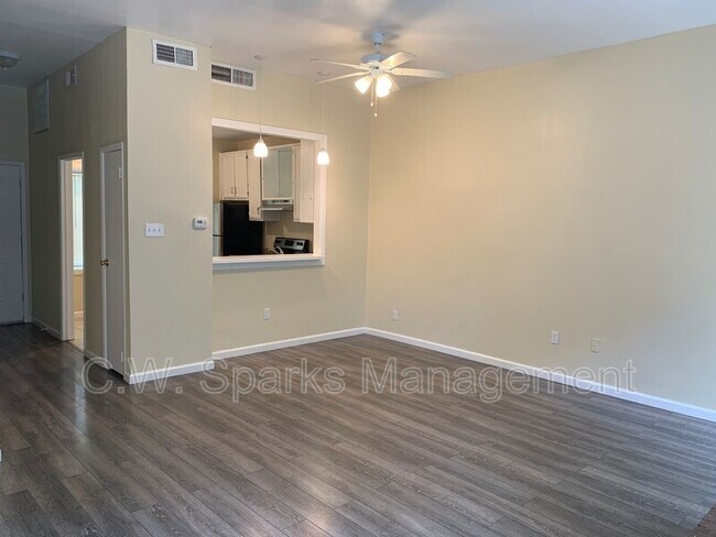 Photo - 2806 Knight St Unit #101