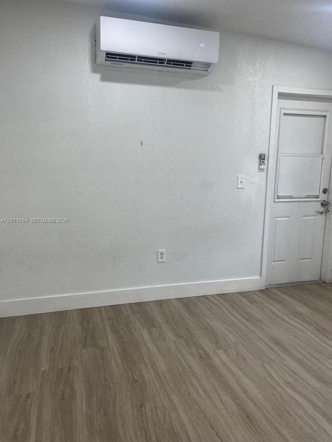 Photo - 1631 NW 29th Ave Unidad 3