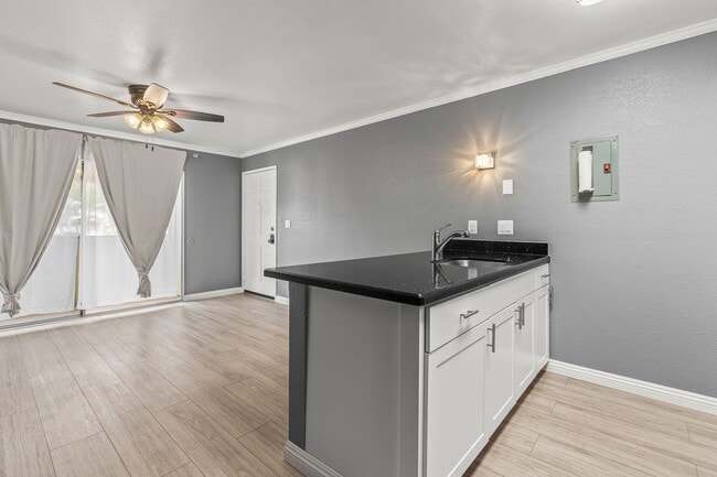 Photo - Ihona Townhome 1BR, 1BA, 1PKG, AC, W/D
