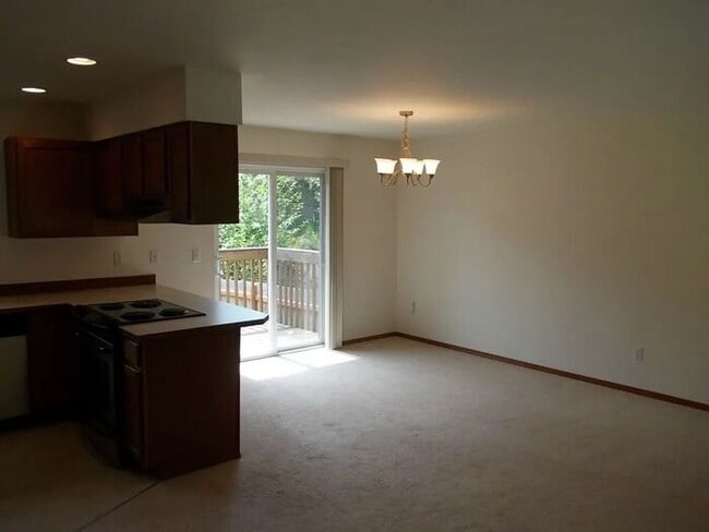 Photo - Spacious 3 Bedroom 2 Bathroom Duplex in Beautiful Bonney Lake!
