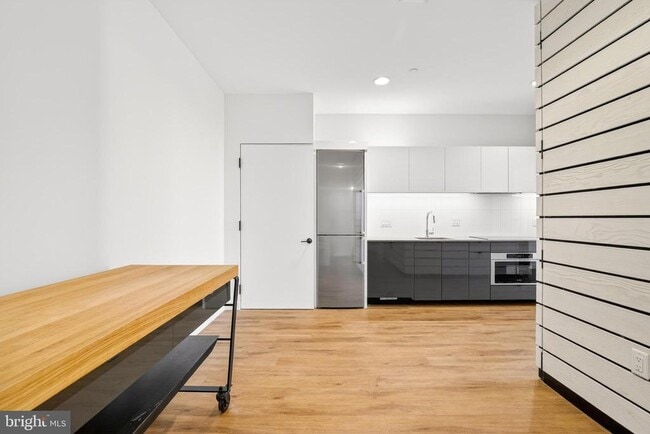 Photo - 57 N St NW Unidad 302