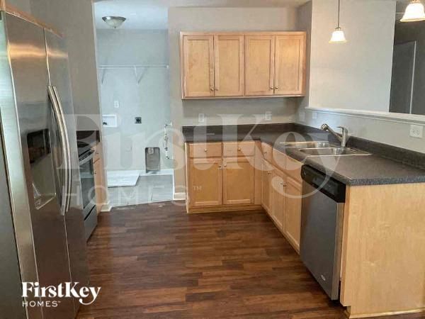 Photo - 100 Ash Ave NW