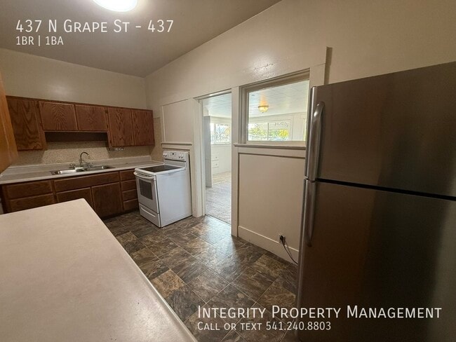 Photo - 437 N Grape St Unidad 437