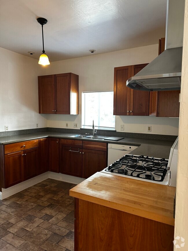 Building Photo - 932 60th St Unit 1 Rental