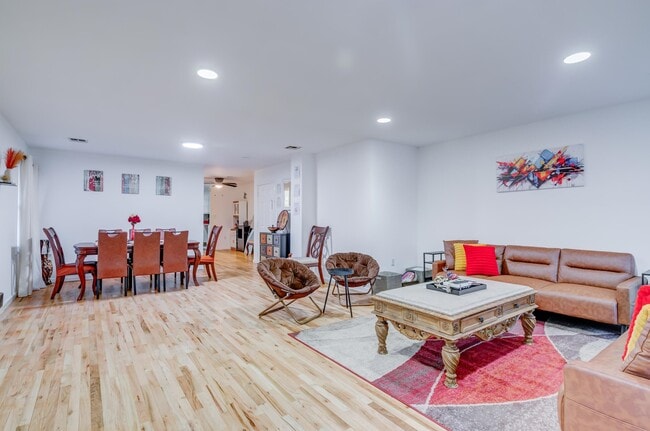 Building Photo - 34 Pamrapo Ave Unit 2