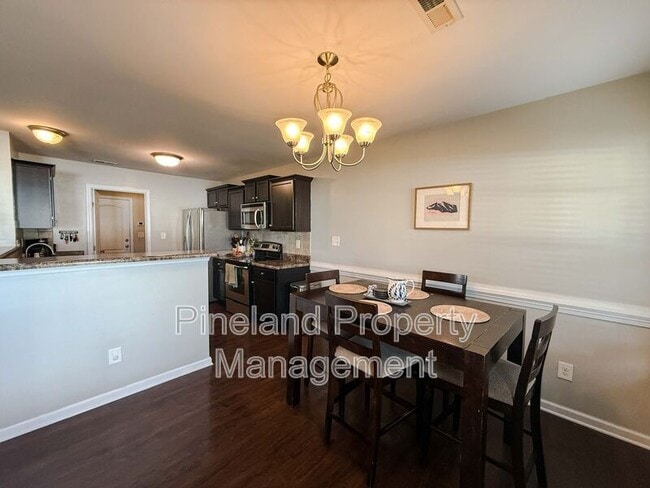 Photo - 246 Stockbridge Dr