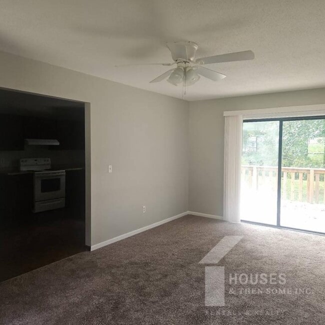 Photo - 130 Ashdown Dr