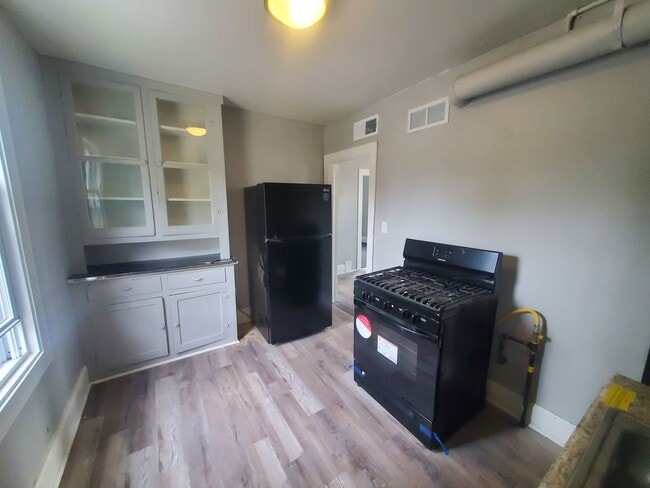 Photo - 3921 14th Ave Unit UPPER REAR-  3