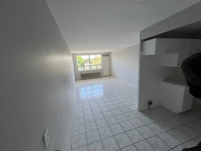 Photo - 325 Melvin Ave