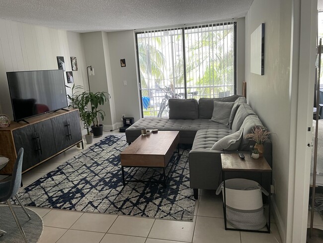 Photo - 2935 NE 163rd St Unidad 3r Rental