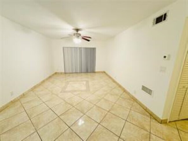 Photo - 3129 Oakland Shores Dr Condominio Unidad A105