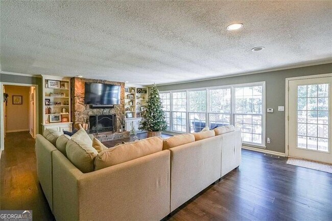 Photo - 701 Willow Ridge Dr NE