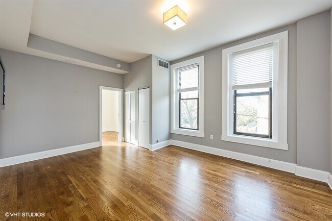 Photo - 1858 W Huron St Unit 2F