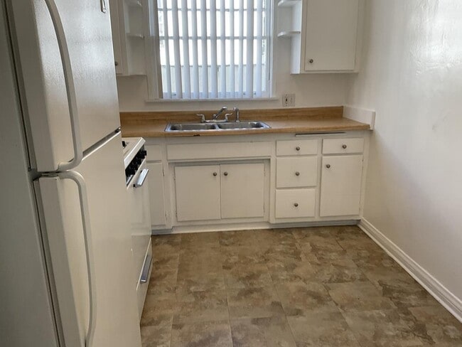 Photo - 4971-4975 1/4 Franklin Ave