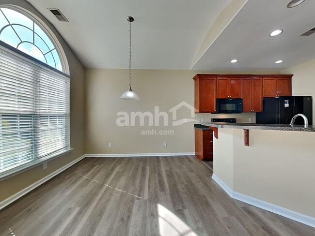 Photo - 186 Willow Point Cir