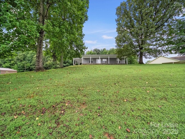 Photo - 1585 Nathanial St